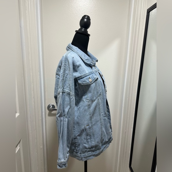 PrettyLittleThing Jean Jacket - Picture 7 of 8